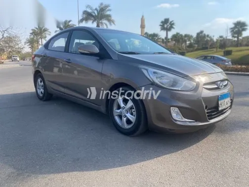 هيونداي اكسنت 2012 بني مستعملة للبيع - 3