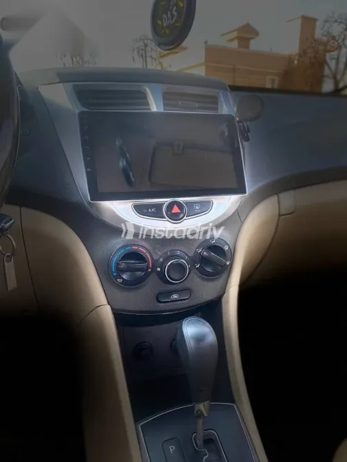 هيونداي اكسنت 2012 بني مستعملة للبيع - 8