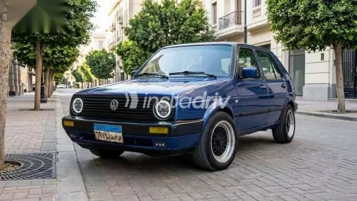 فولكس فاغن جولف 1988 أزرق غامق مستعملة للبيع - 1