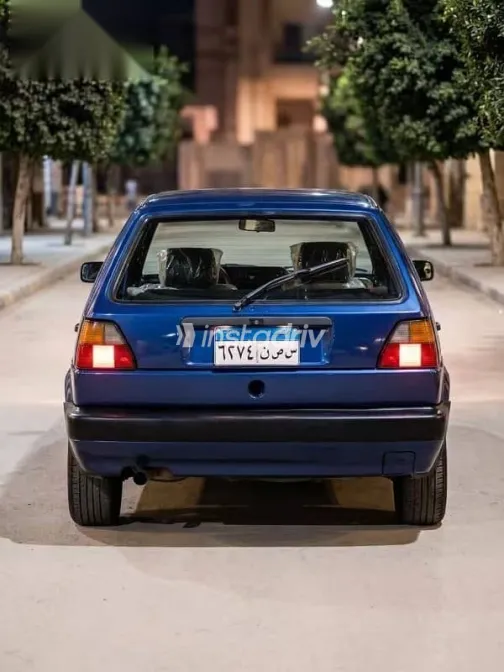فولكس فاغن جولف 1988 أزرق غامق مستعملة للبيع - 2