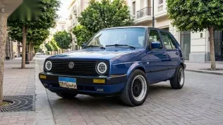 فولكس فاغن جولف 1988 أزرق غامق مستعملة للبيع