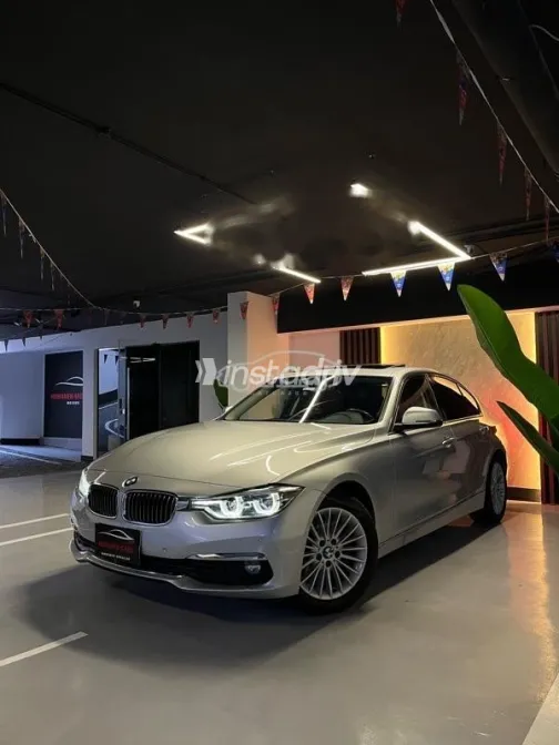 بي ام دبليو 320 2017 فضي مستعملة للبيع - 3