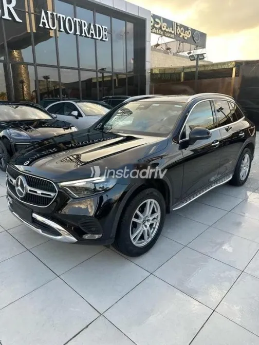 مرسيدس GLC 200 2023 أسود مستعملة للبيع - 3