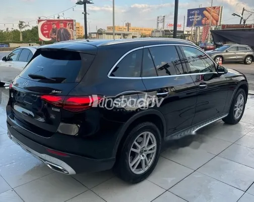 مرسيدس GLC 200 2023 أسود مستعملة للبيع - 5