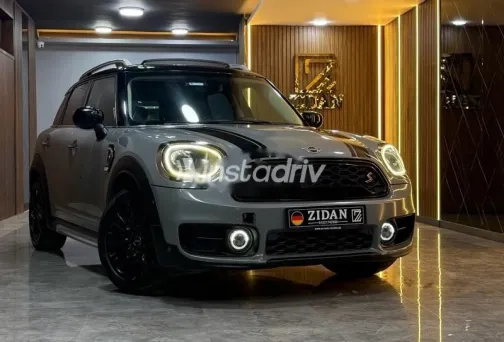 مينى كانترى مان 2020 رمادي مستعملة للبيع - 2