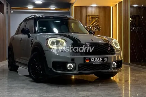 مينى كانترى مان 2020 رمادي مستعملة للبيع - 3