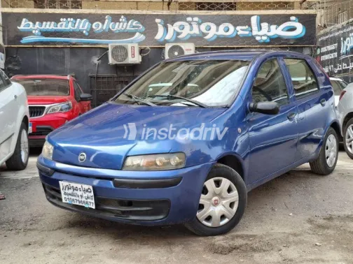 فيات بونتو 2003 أزرق غامق مستعملة للبيع - 1