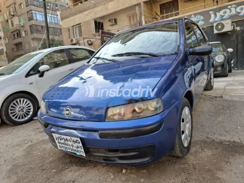 فيات بونتو 2003 أزرق غامق مستعملة للبيع - 3