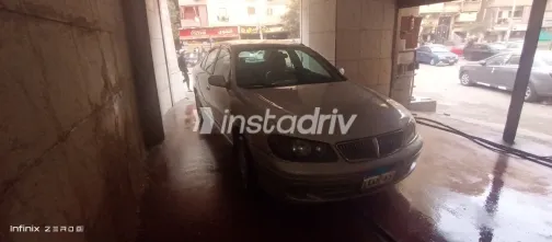 نيسان صنى 2002 أبيض مستعملة للبيع - 5