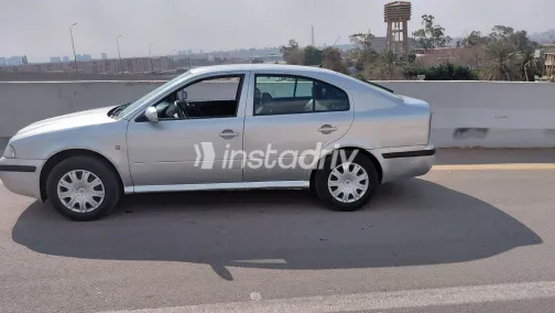 سكودا اوكتافيا A4 2006 أبيض مستعملة للبيع - 1