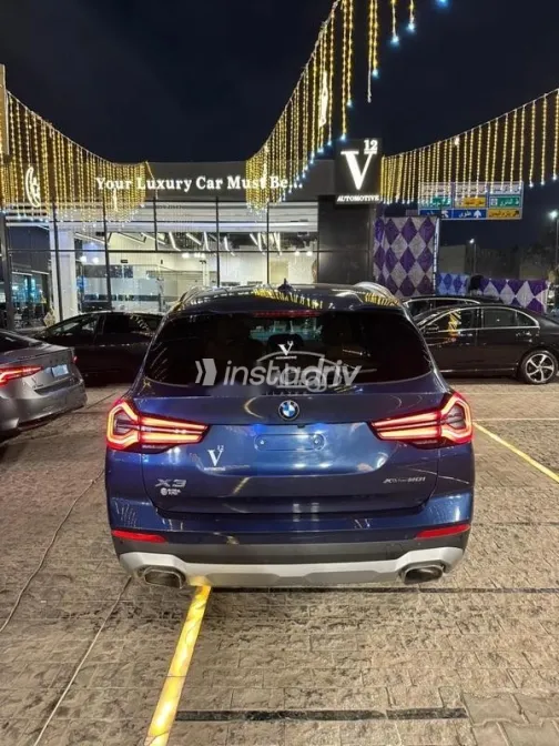 بي ام دبليو X3 2024 أزرق غامق مستعملة للبيع - 3