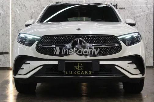 مرسيدس GLC 300 2023 أبيض مستعملة للبيع - 3