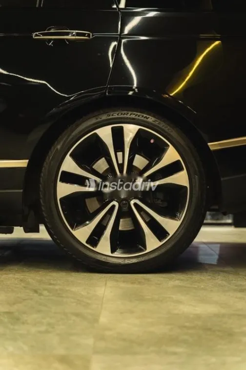 لاند روفر رنج روفر فوج 2021 أسود مستعملة للبيع - 4