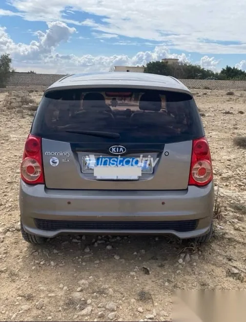 كيا بيكانتو 2010 فضي مستعملة للبيع - 2