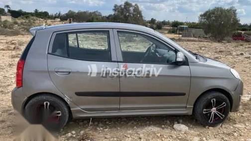 كيا بيكانتو 2010 فضي مستعملة للبيع - 3