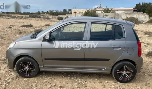 كيا بيكانتو 2010 فضي مستعملة للبيع - 4