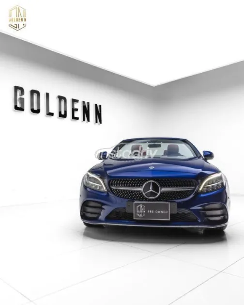 مرسيدس C 300 2020 أزرق غامق مستعملة للبيع - 2