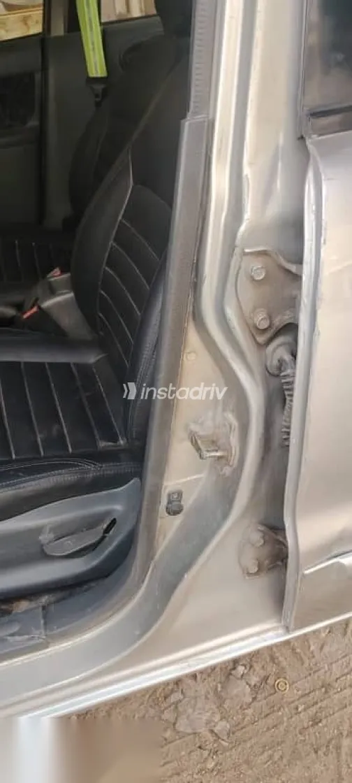 دايو لانوس 2002 فضي مستعملة للبيع - 5