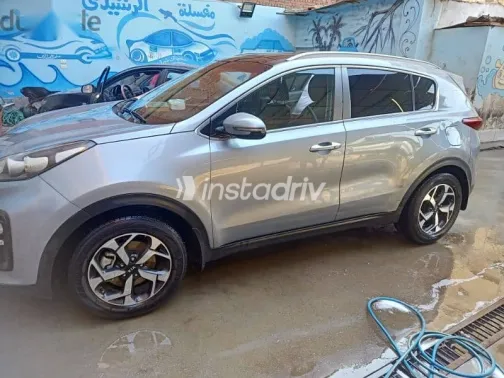 كيا سبورتاج 2019 فضي مستعملة للبيع - 2