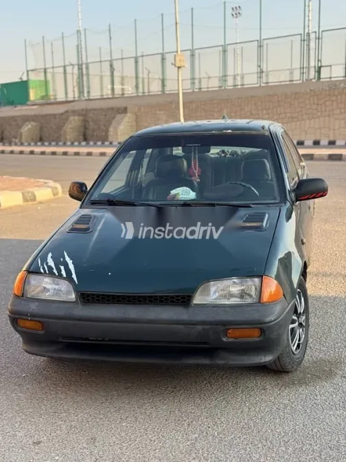 سوزوكى سويفت 1993 أخضر مستعملة للبيع - 1