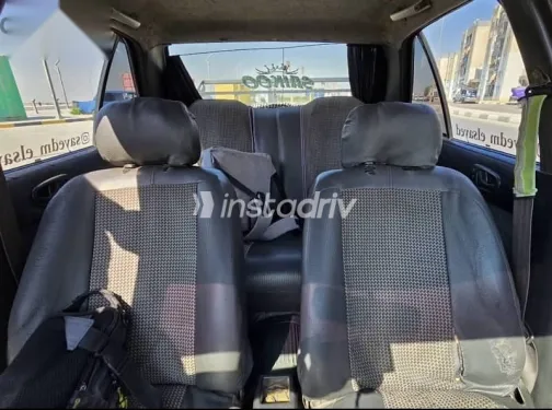 سوزوكى سويفت 1993 أخضر مستعملة للبيع - 3