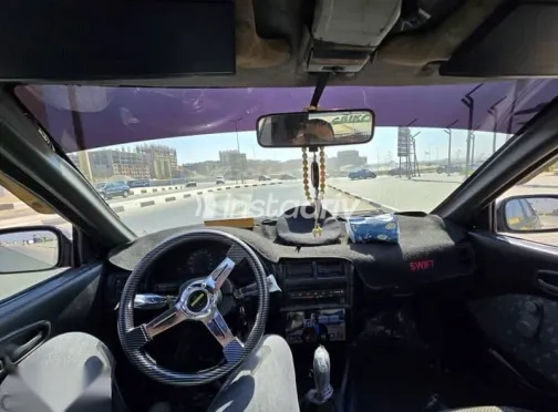 سوزوكى سويفت 1993 أخضر مستعملة للبيع - 4