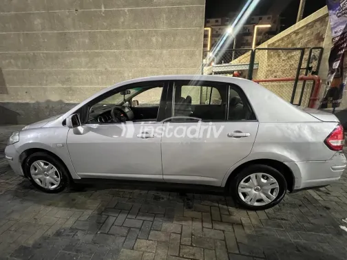 Nissan Tiida 2013 Silver Used for Sale - 5