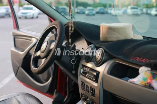 Renault Logan 2013 Red Used for Sale - 1