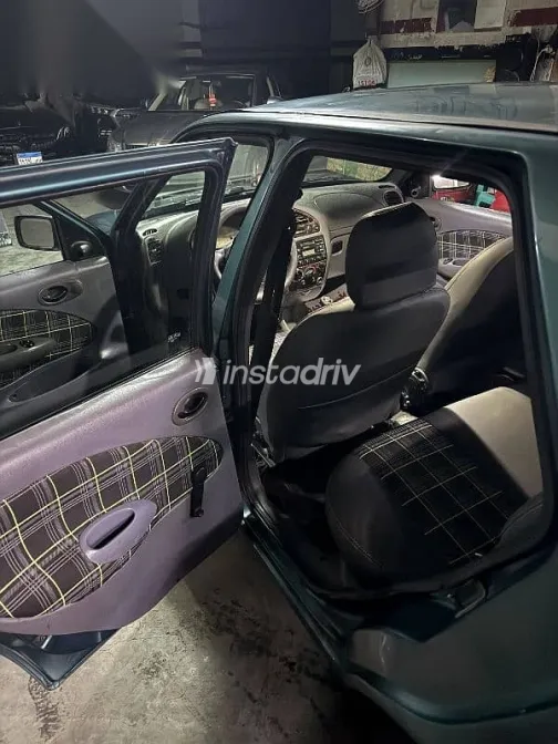 فورد فيستا 2000 أخضر مستعملة للبيع - 7