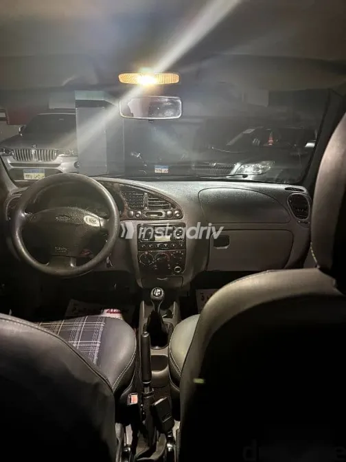 فورد فيستا 2000 أخضر مستعملة للبيع - 8