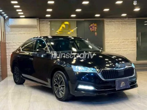 Skoda Octavia 2022 White Used for Sale - 7