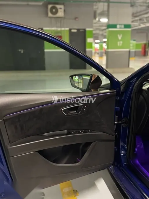 سيات ليون 2020 أزرق غامق مستعملة للبيع - 3