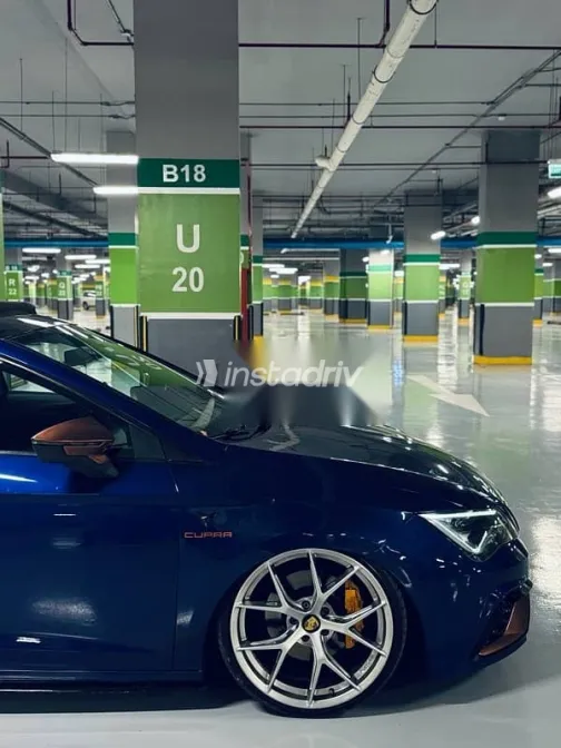 سيات ليون 2020 أزرق غامق مستعملة للبيع - 7