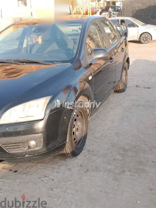 فورد فوكس 2006 أسود مستعملة للبيع - 4