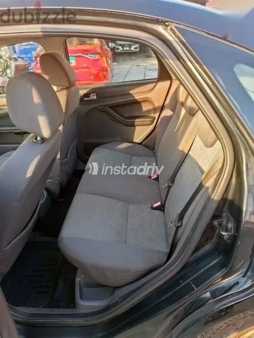 فورد فوكس 2006 أسود مستعملة للبيع - 6