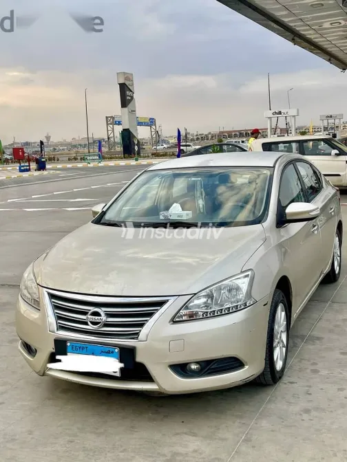 Nissan Sentra 2016 Gold Used for Sale - 2