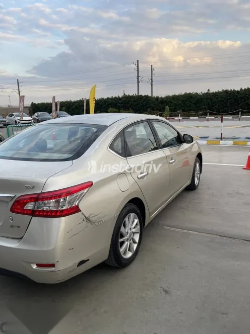 Nissan Sentra 2016 Gold Used for Sale - 5