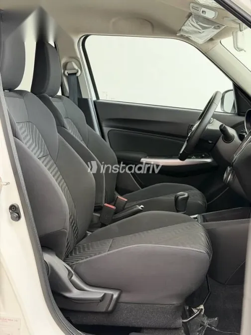 Suzuki Swift 2021 White Used for Sale - 4