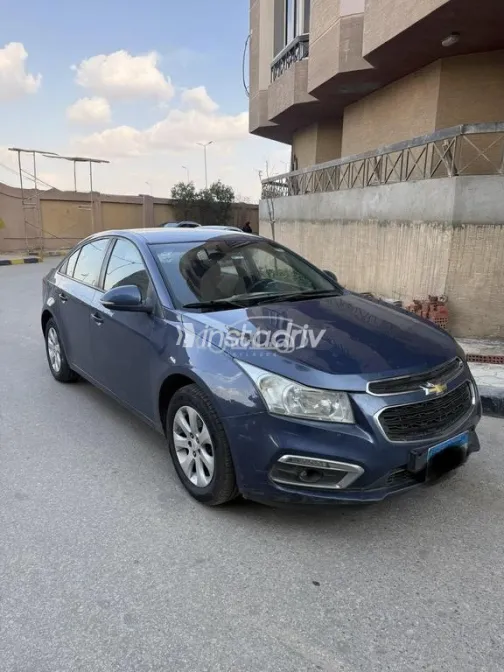 شيفروليه كروز 2016 أزرق غامق مستعملة للبيع - 2