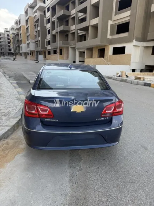 شيفروليه كروز 2016 أزرق غامق مستعملة للبيع - 3