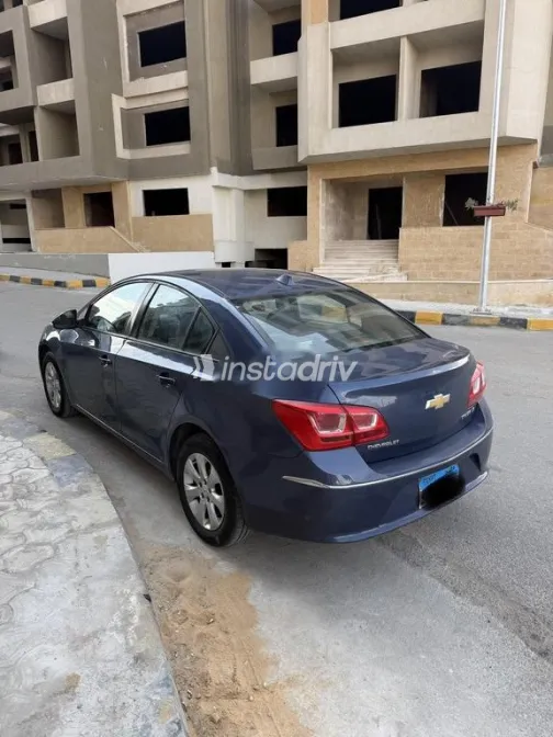 شيفروليه كروز 2016 أزرق غامق مستعملة للبيع - 4