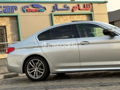 بي ام دبليو 520 2019 فضي مستعملة للبيع - 3