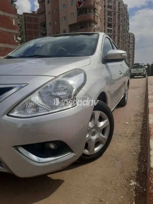 نيسان صنى 2022 أبيض مستعملة للبيع - 3