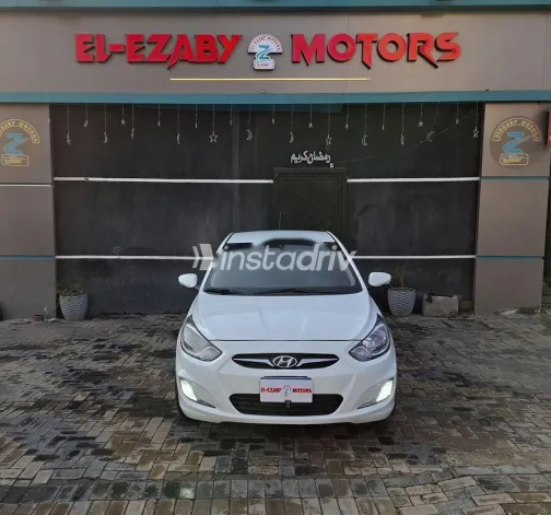 هيونداي اكسنت RB 2012 أبيض مستعملة للبيع - 1