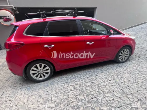 كيا كارينز 2017 أبيض مستعملة للبيع - 5