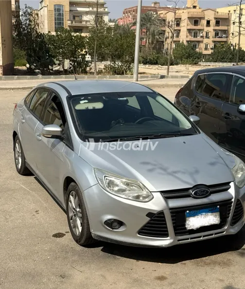 فورد فوكس 2012 أبيض مستعملة للبيع - 1