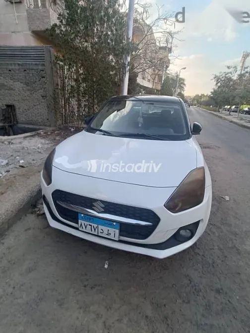 Suzuki Swift 2022 White Used for Sale - 4