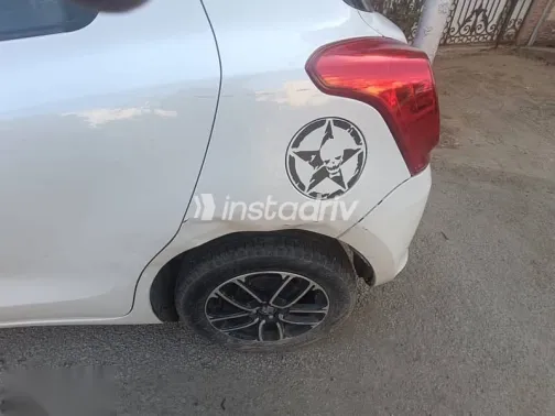 Suzuki Swift 2022 White Used for Sale - 7