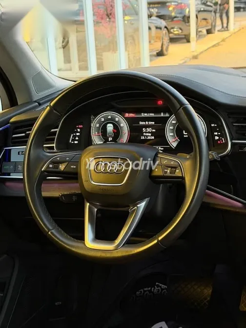 اودي Q7 2022 أزرق غامق مستعملة للبيع - 7