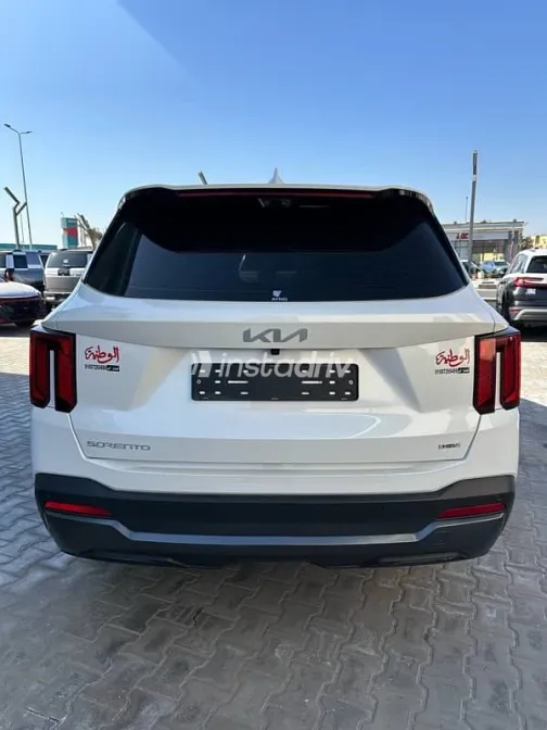 كيا سورينتو 2024 أبيض جديدة للبيع - 3